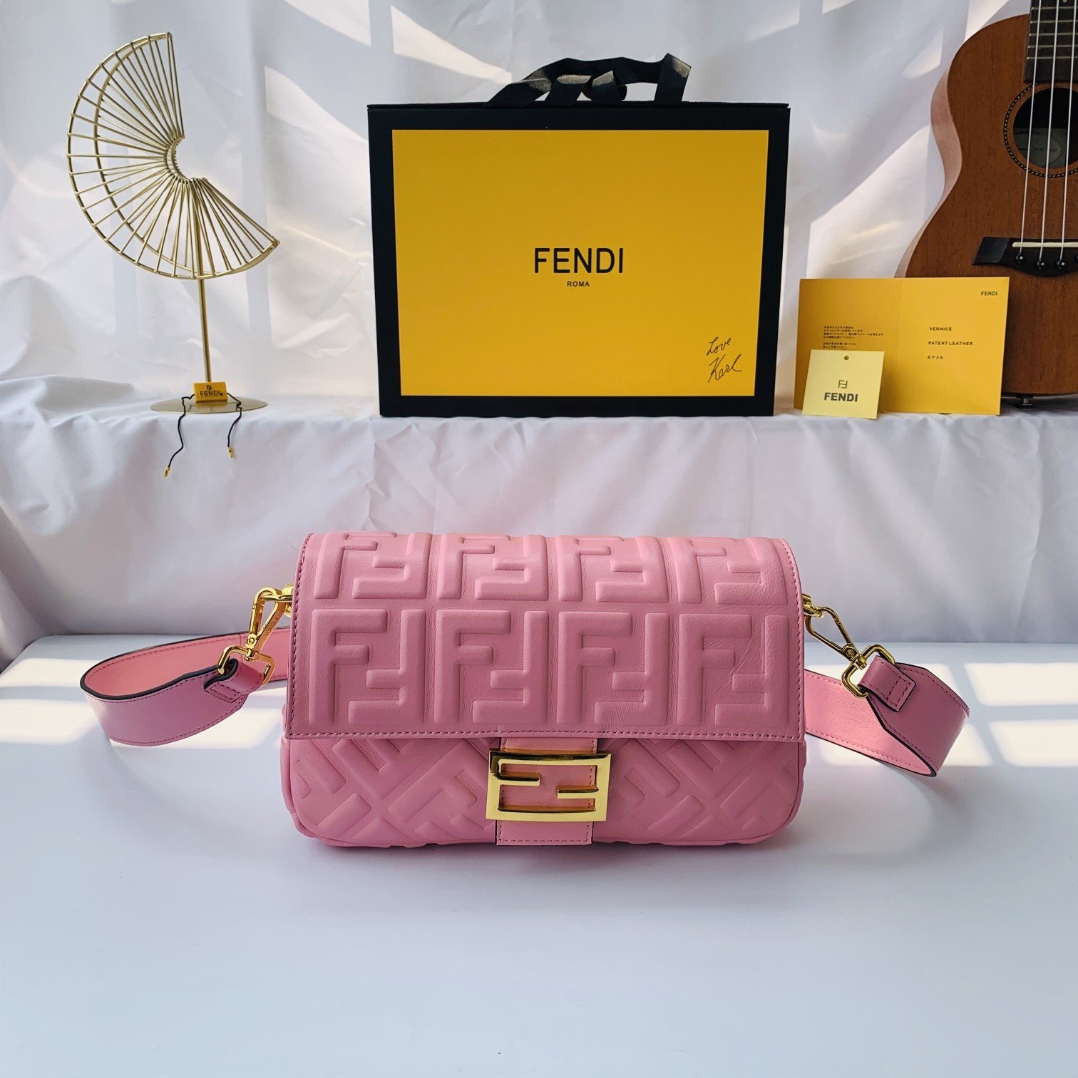 FENDI（フェンディ） メッセンジャーバッグ 26X14X4 CM-BRAND OFF