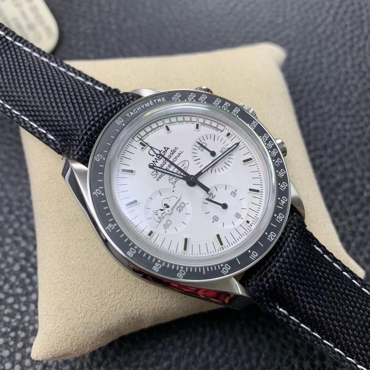 Omega Speedmaster Moonwatch Silver Snoopy Anniversary Edition 311.32.42.30.04.003-BRAND OFF