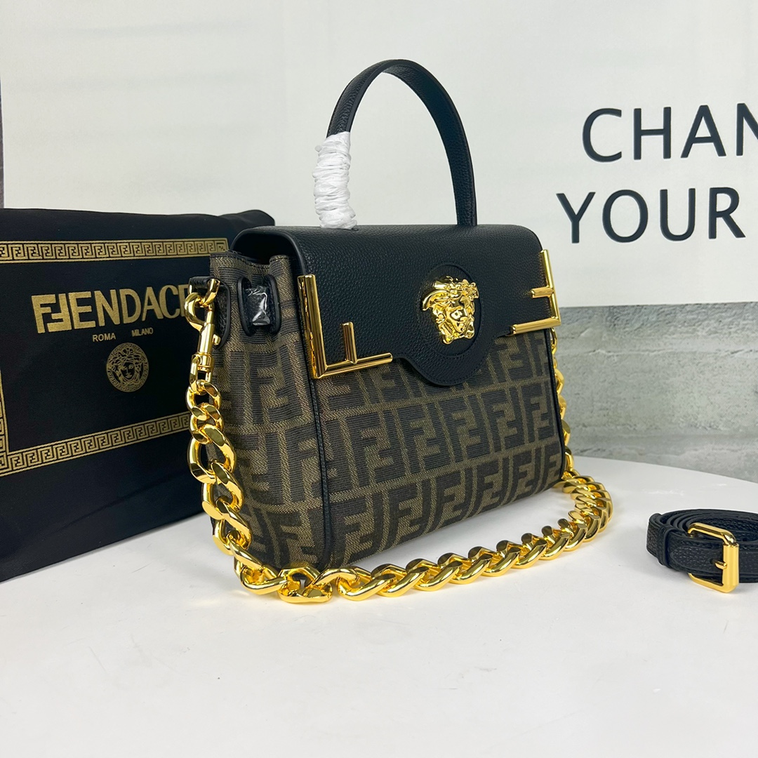 【FENDI 公式 旗艦店】 フェンディ ショルダーバッグ 当日出荷 好評に付き再入荷！23*11*22CM-BRAND OFF