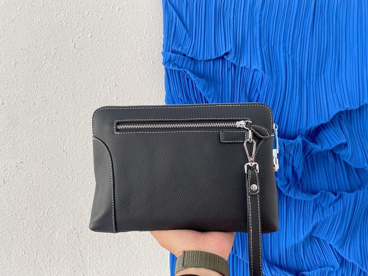 Hermes(エルメス) クラッチバッグ 28 x 17 cm-BRAND OFF