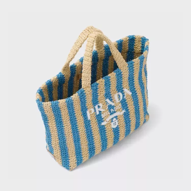 【PRADA】パリ限定！長澤まさみさん着用！夏らしいムードの大人気のラフィアトートバッグ！！-BRAND OFF