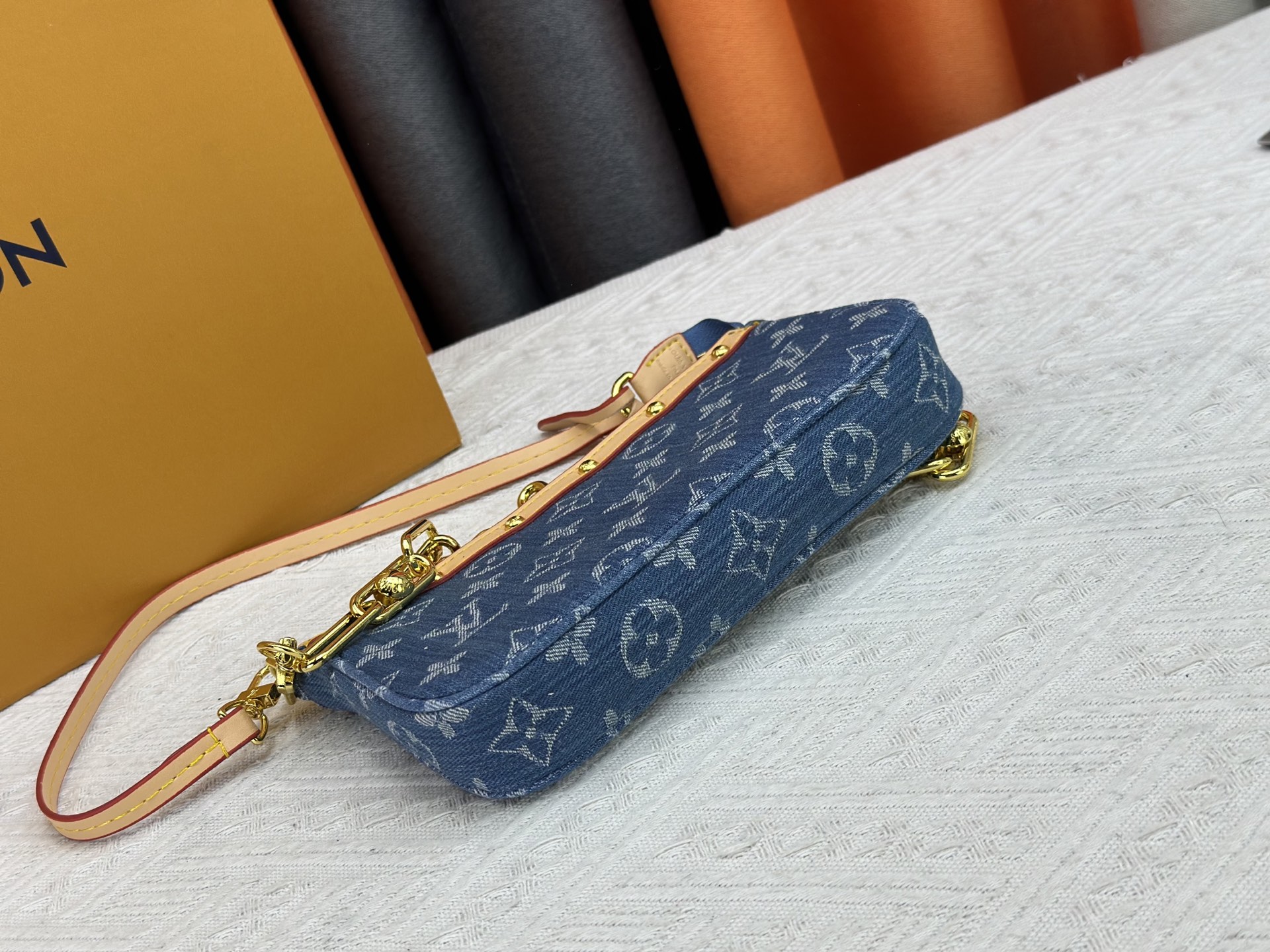 LOUIS VUITTON ルイヴィトン Pochette Accessoires デニムバッグ M13404-BRAND OFF