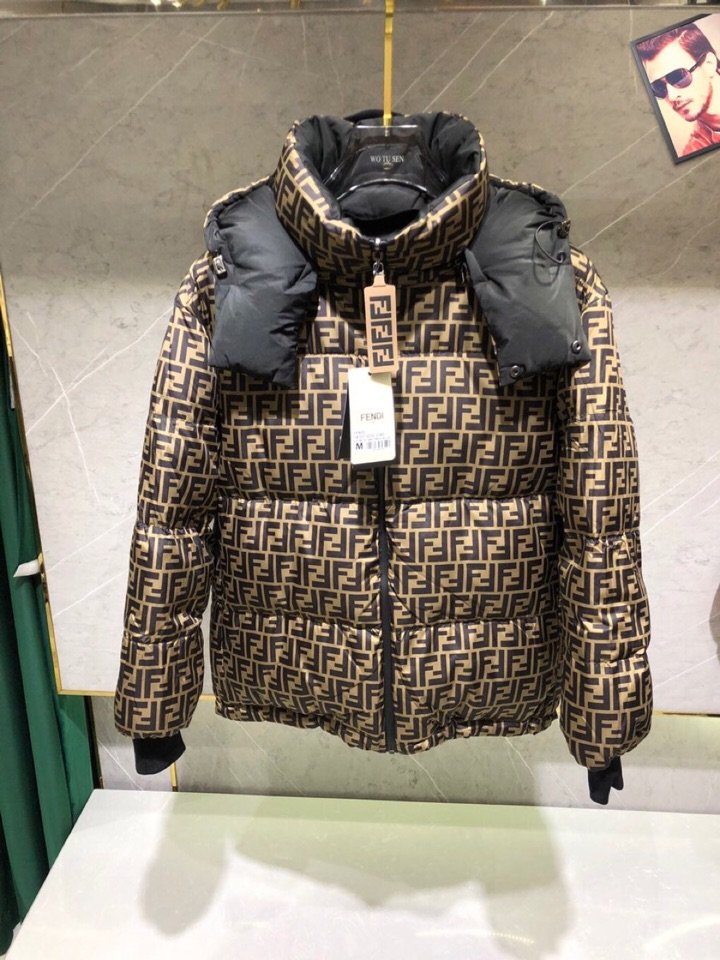 FENDI（フェンディ） ダウンジャケット、ご好評に付き再入荷！-BRAND OFF