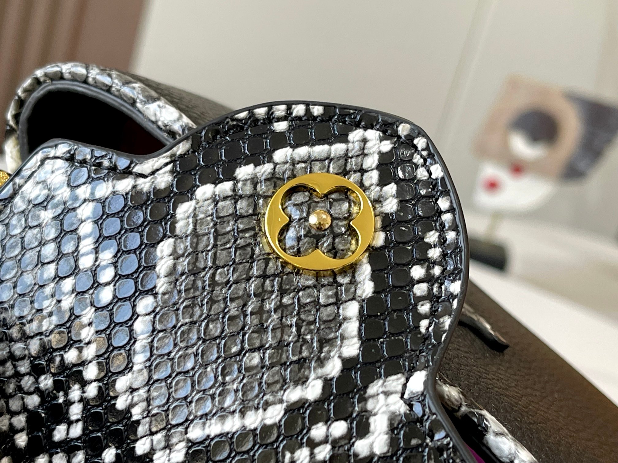 LOUIS VUITTON ルイヴィトン CAPUCINES MINI ハンドバッグ M95509-BRAND OFF