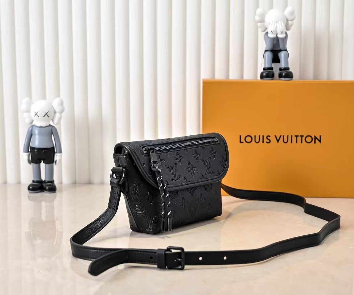 【LOUIS VUITTON旗艦店】ルイ・ヴィトン★PULSE★ミニバッグ M12636-BRAND OFF