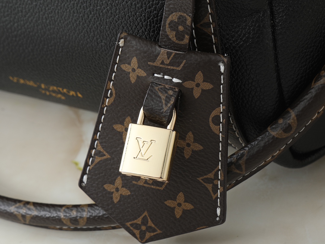 LOUIS VUITTON ルイヴィトン 大人気 ショルダーバッグ M13668 M13667-BRAND OFF