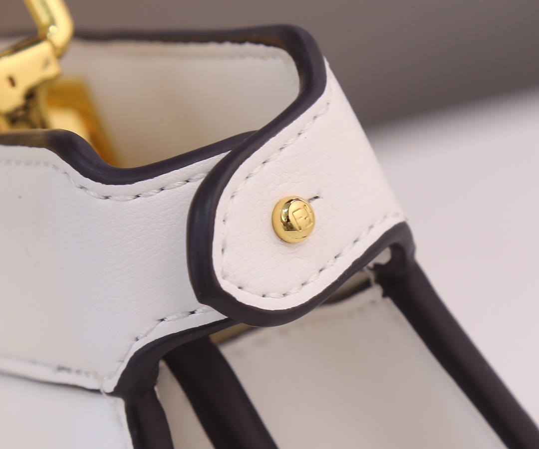 【FENDI 公式 旗艦店】フェンディ ハンドバッグ 当日出荷 好評に付き再入荷！20*15.5*11CM-BRAND OFF