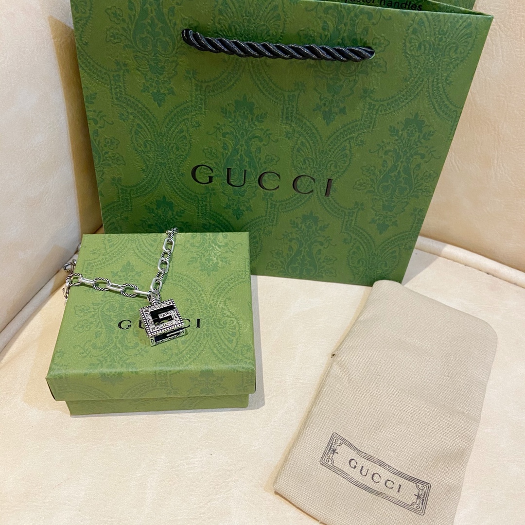 GUCCI スクエアGシルバーネックレス-BRAND OFF