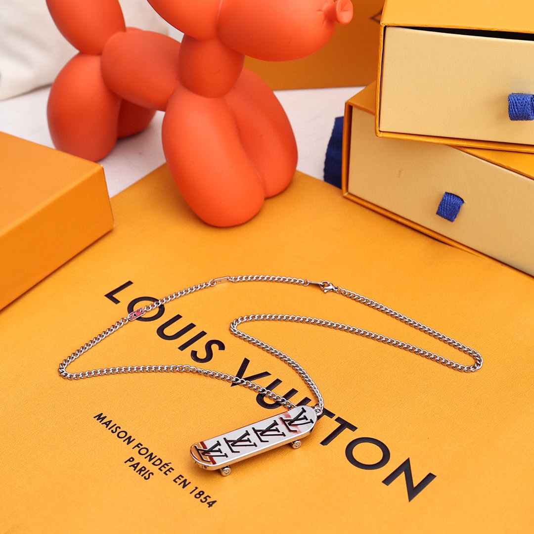 Louis Vuitton （ルイヴィトン）スケートボードのネックレス-BRAND OFF