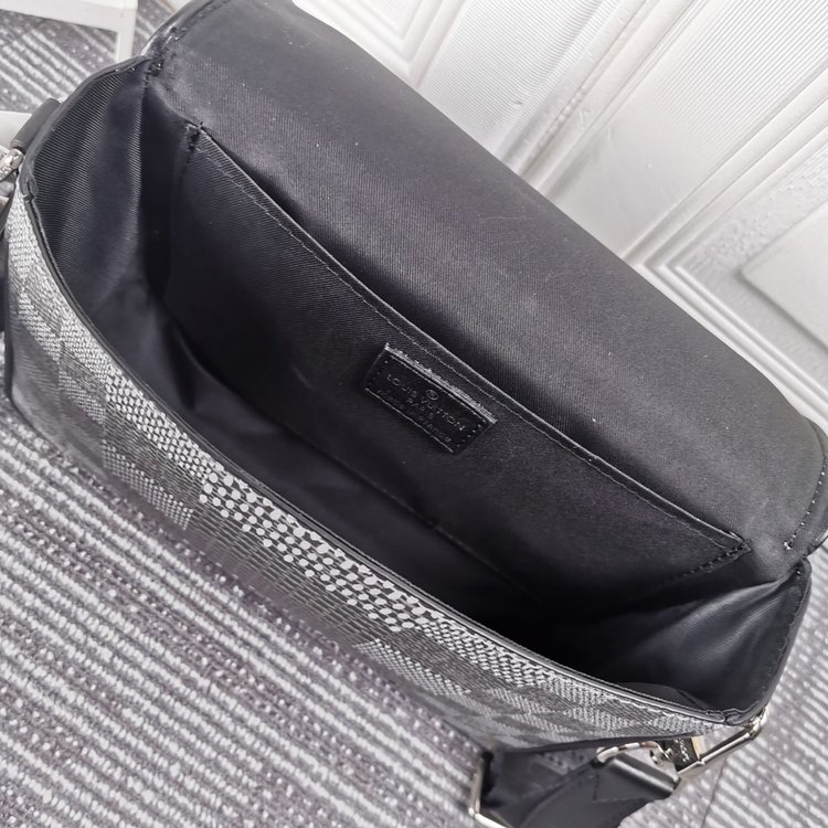 Louis Vuitton （ルイヴィトン） メッセンジャーバッグ 23.5x14x5cm-BRAND OFF
