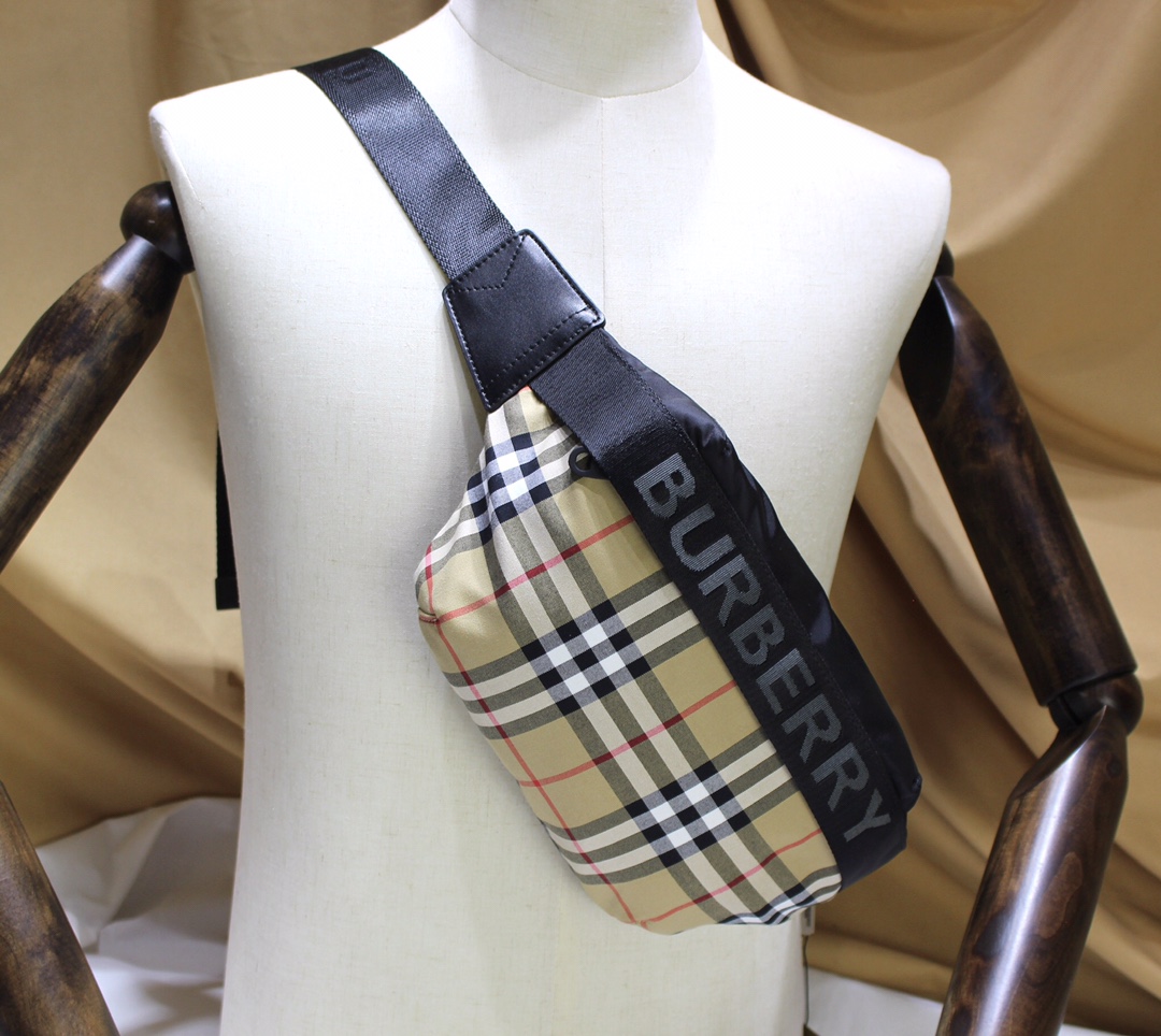 【BURBERRY 公式旗艦店】バーバリー ウエストポーチ 当日出荷 好評に付き再入荷！31*7.5*16CM-BRAND OFF
