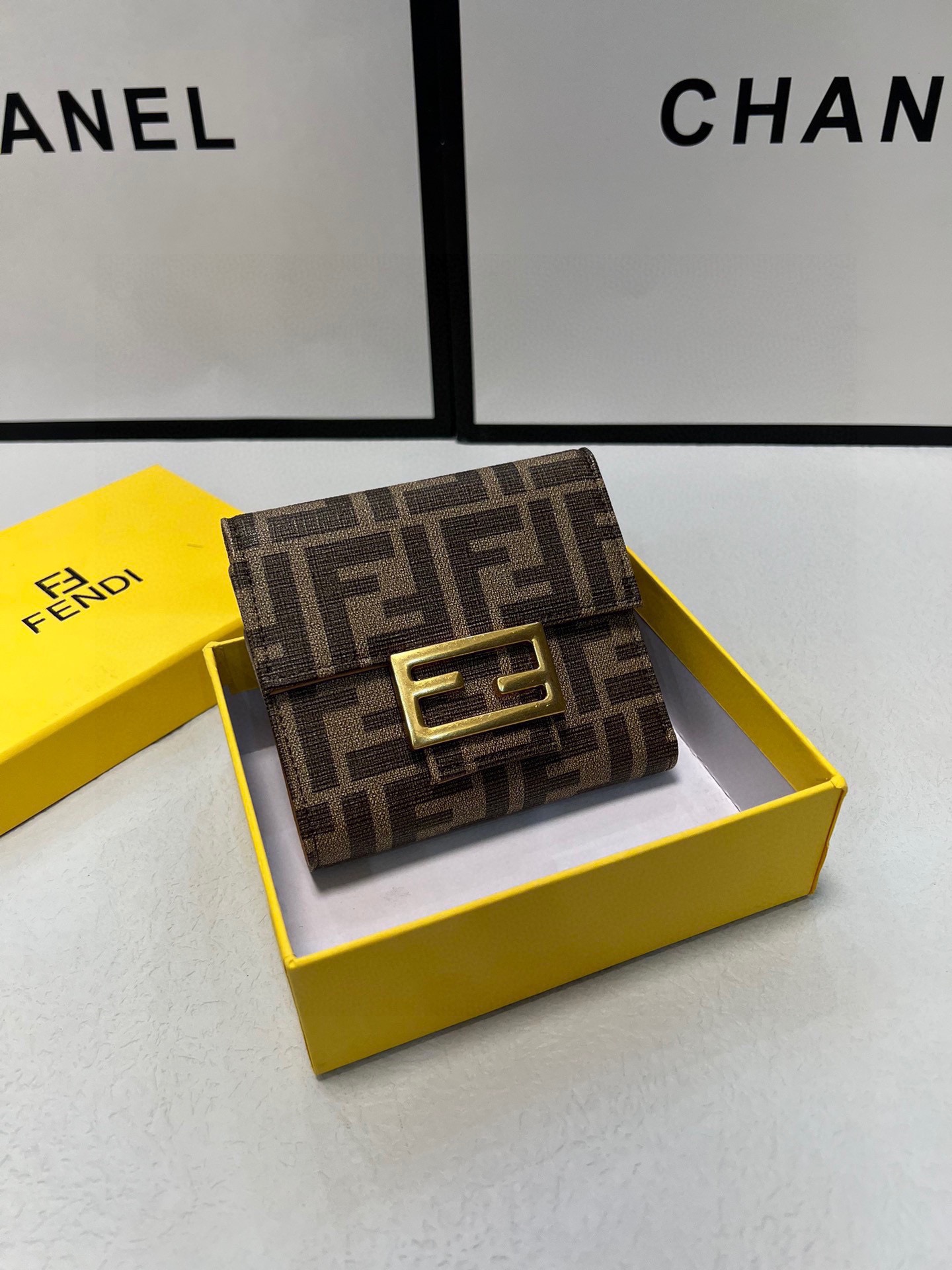 【FENDI 公式 旗艦店】フェンディ 財布 当日出荷 好評に付き再入荷！11*10CM-BRAND OFF