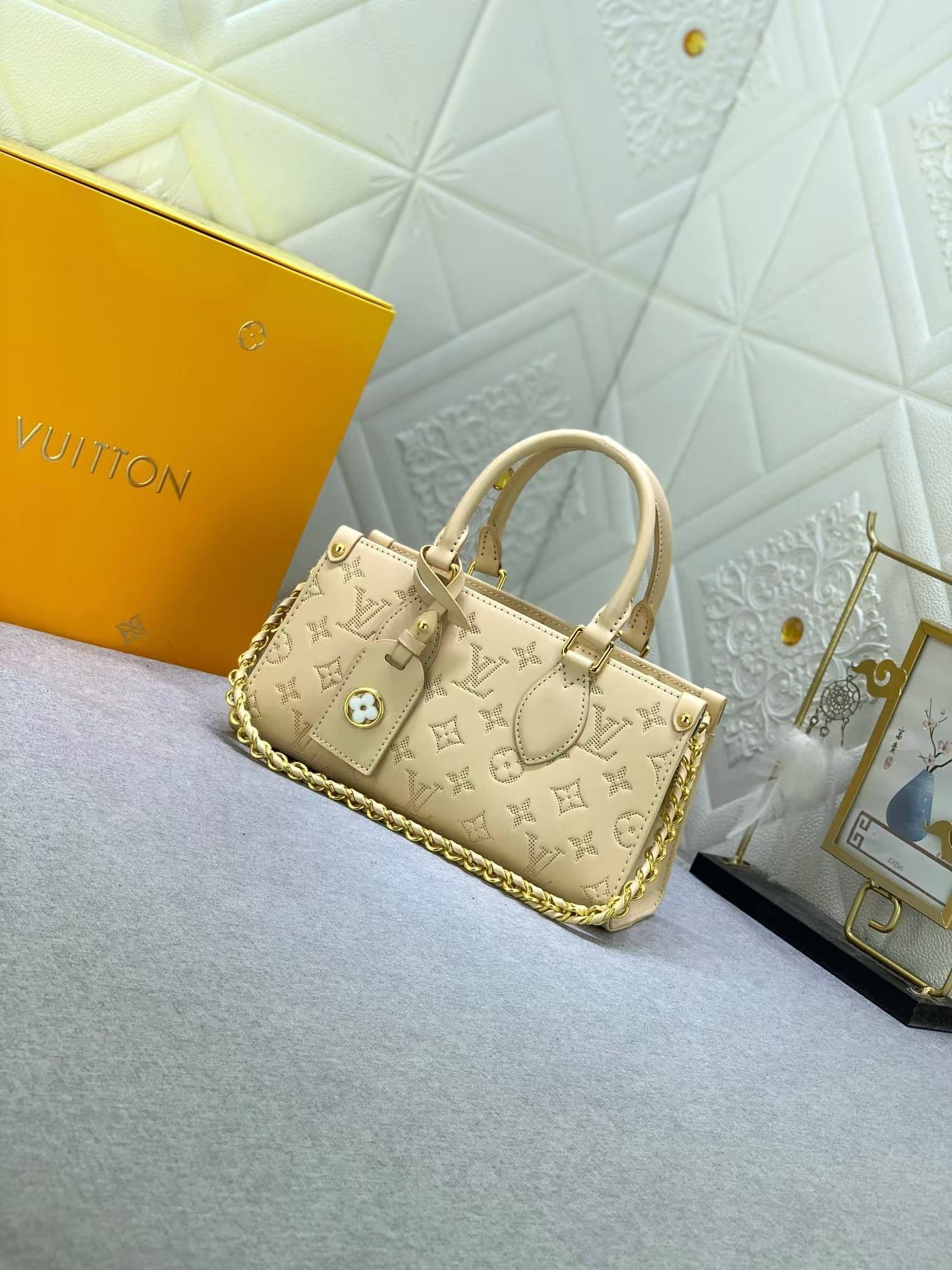 【LOUIS VUITTON】ルイ・ヴィトン★ONTHEGO EAST WEST★ショルダーバッグ M11273-BRAND OFF