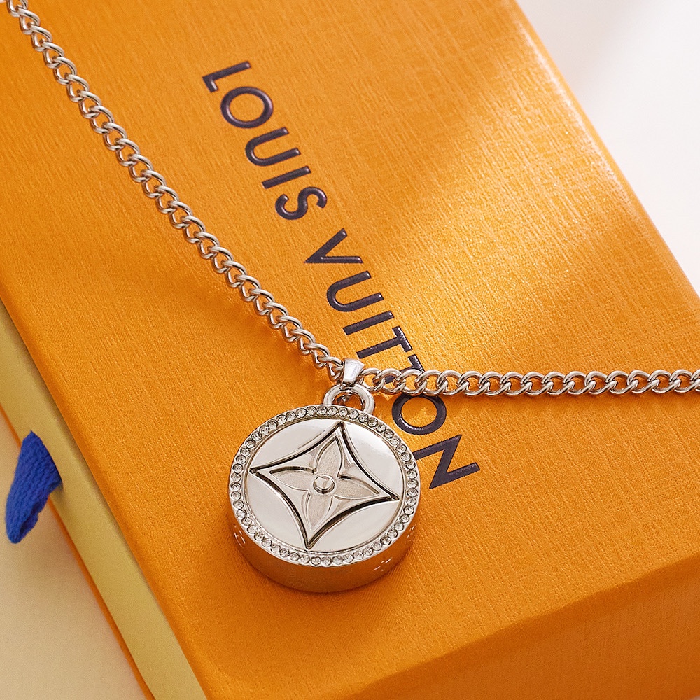 LOUIS VUITTON（ルイヴィトン）ネックレス-BRAND OFF