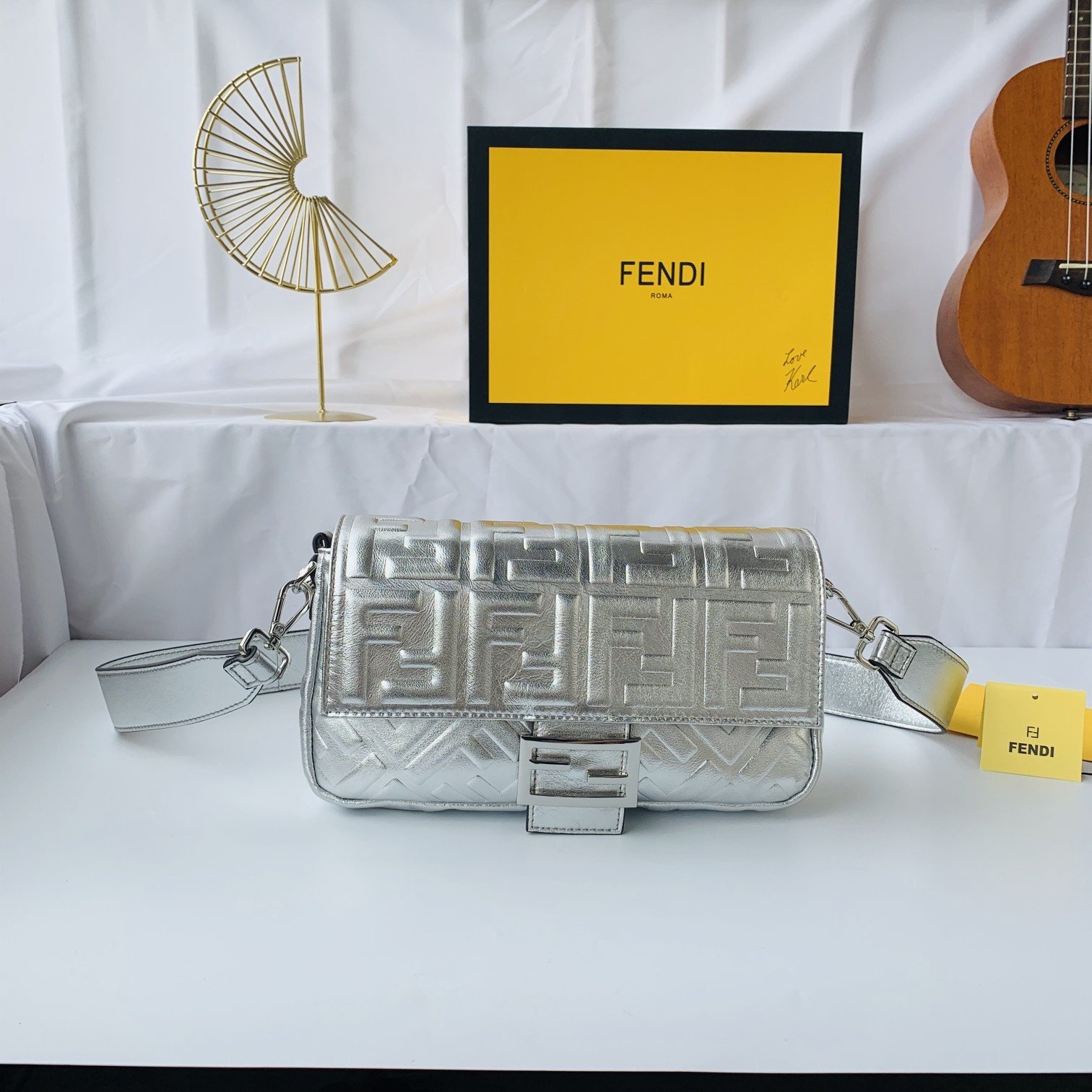 FENDI（フェンディ） メッセンジャーバッグ 26X14X4 CM-BRAND OFF