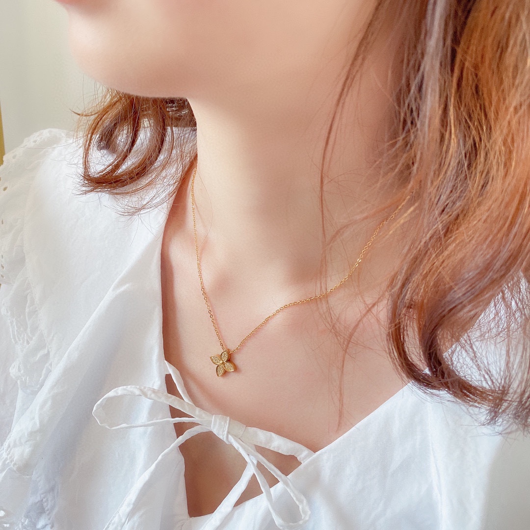 LOUIS VUITTON（ルイヴィトン）STAR BLOSSOM ネックレス Q93710-BRAND OFF