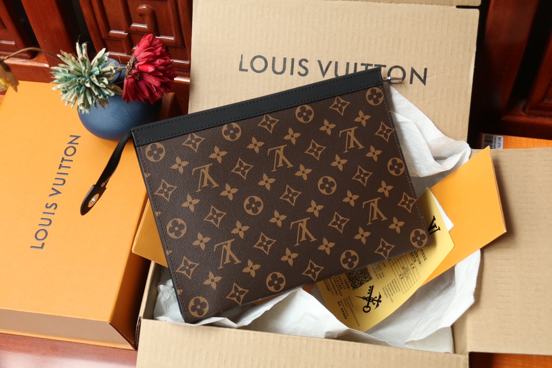 LOUIS VUITTON（ルイヴィトン）POCHETTE VOYAGE クラッチバッグ M61692-BRAND OFF