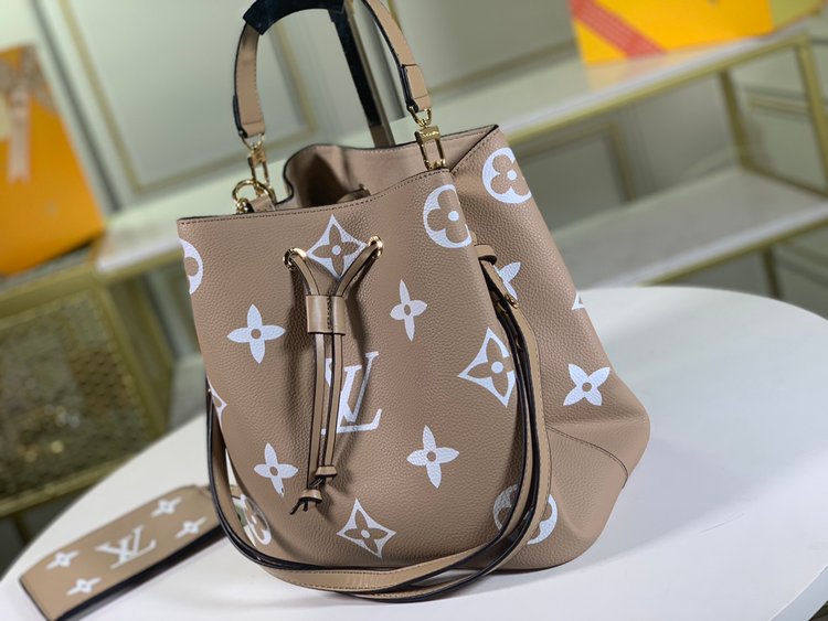 Louis Vuitton （ルイヴィトン） ショルダーバッグ 26x26x17.5 cm-BRAND OFF