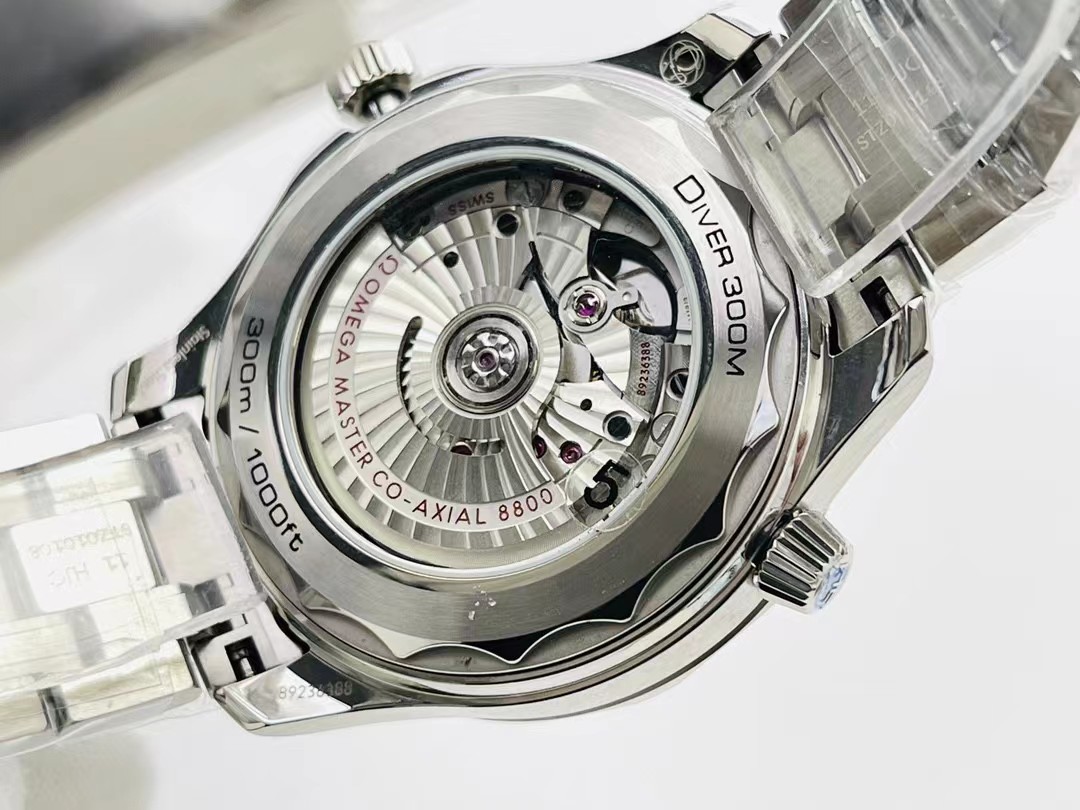 Omega Seamaster Diver 300M Co-Axial Master Chronometer 210.30.42.20.03.001-BRAND OFF
