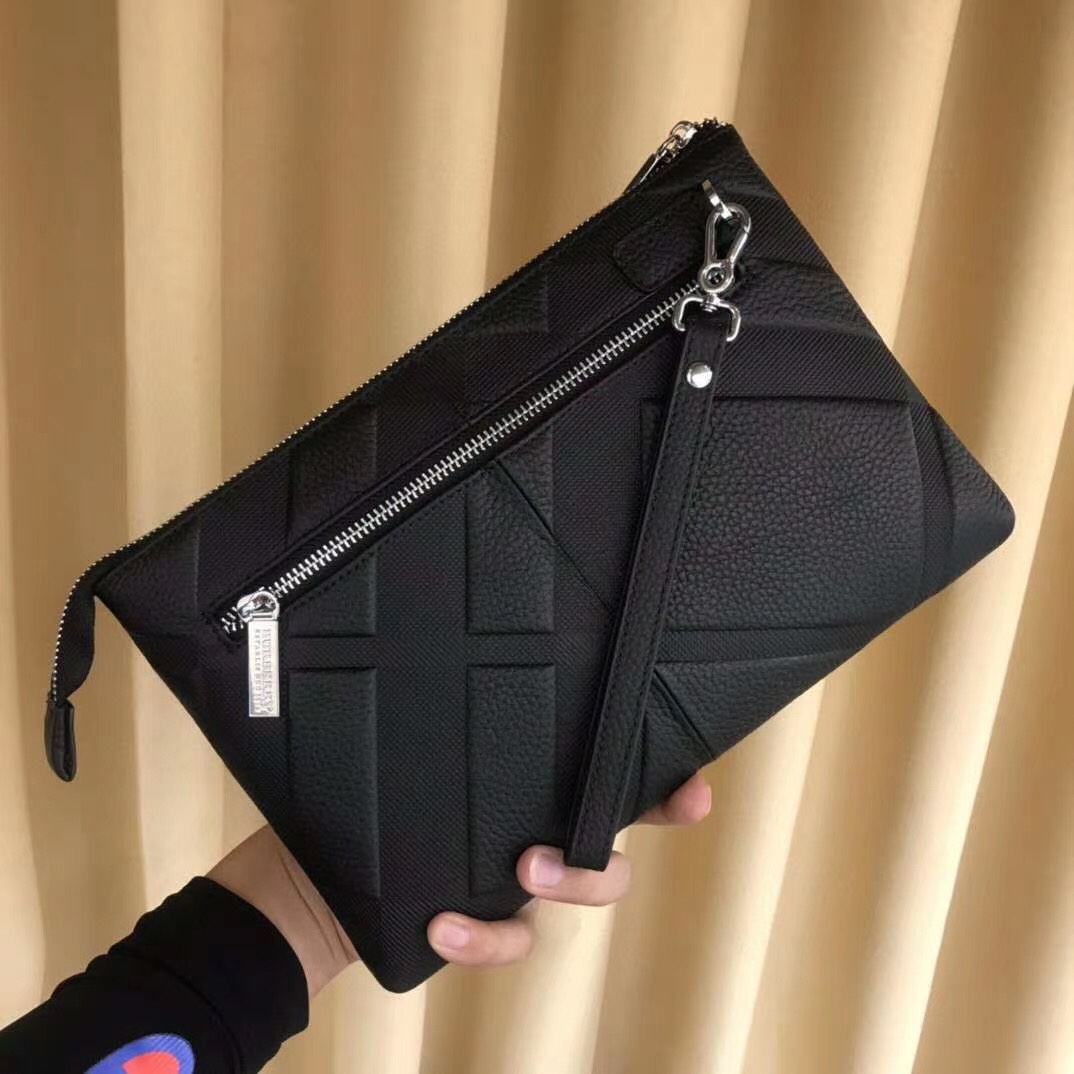 【BURBERRY 公式旗艦店】バーバリー クラッチバッグ 当日出荷 好評に付き再入荷！26*17*3CM-BRAND OFF