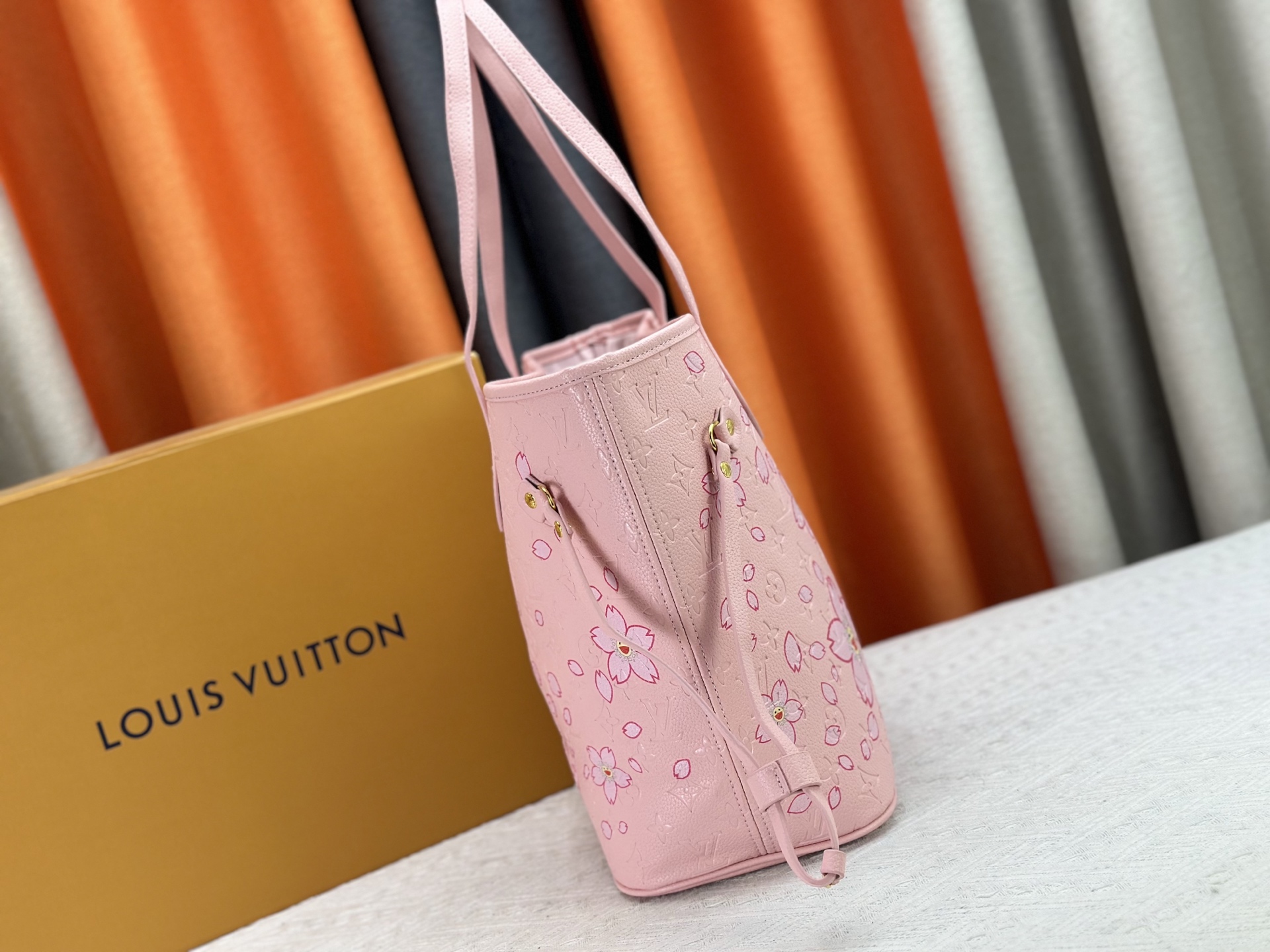 LOUIS VUITTON ルイヴィトン Neverfull 村上 隆 ミドルサイズのハンドバッグ-BRAND OFF