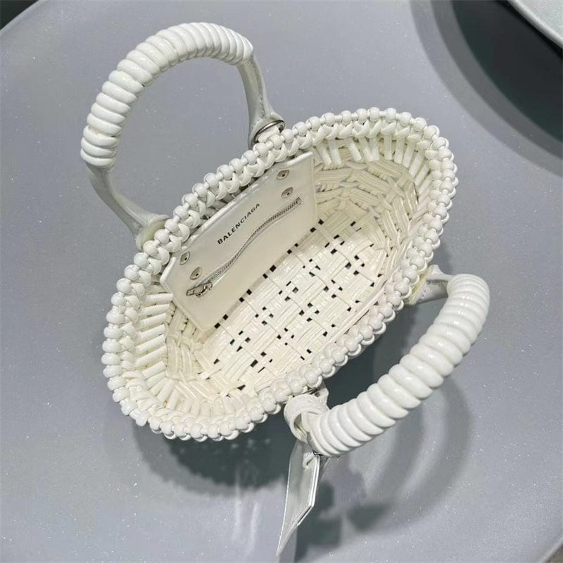 Balenciaga BISTRO XXS ストラップ付きバスケット ホワイト6780282IE3Y9000-BRAND OFF