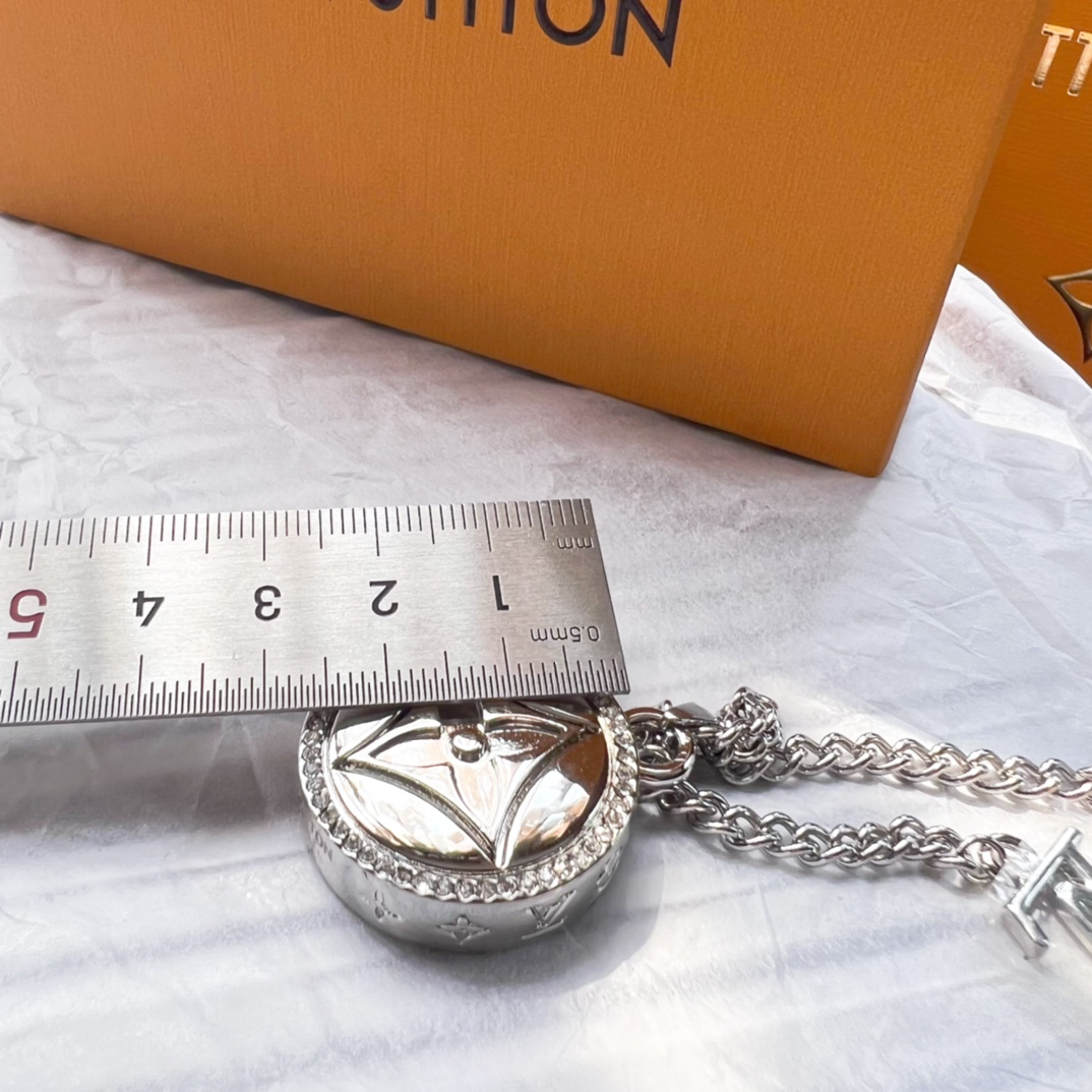 LOUIS VUITTON（ルイヴィトン）ネックレス-BRAND OFF