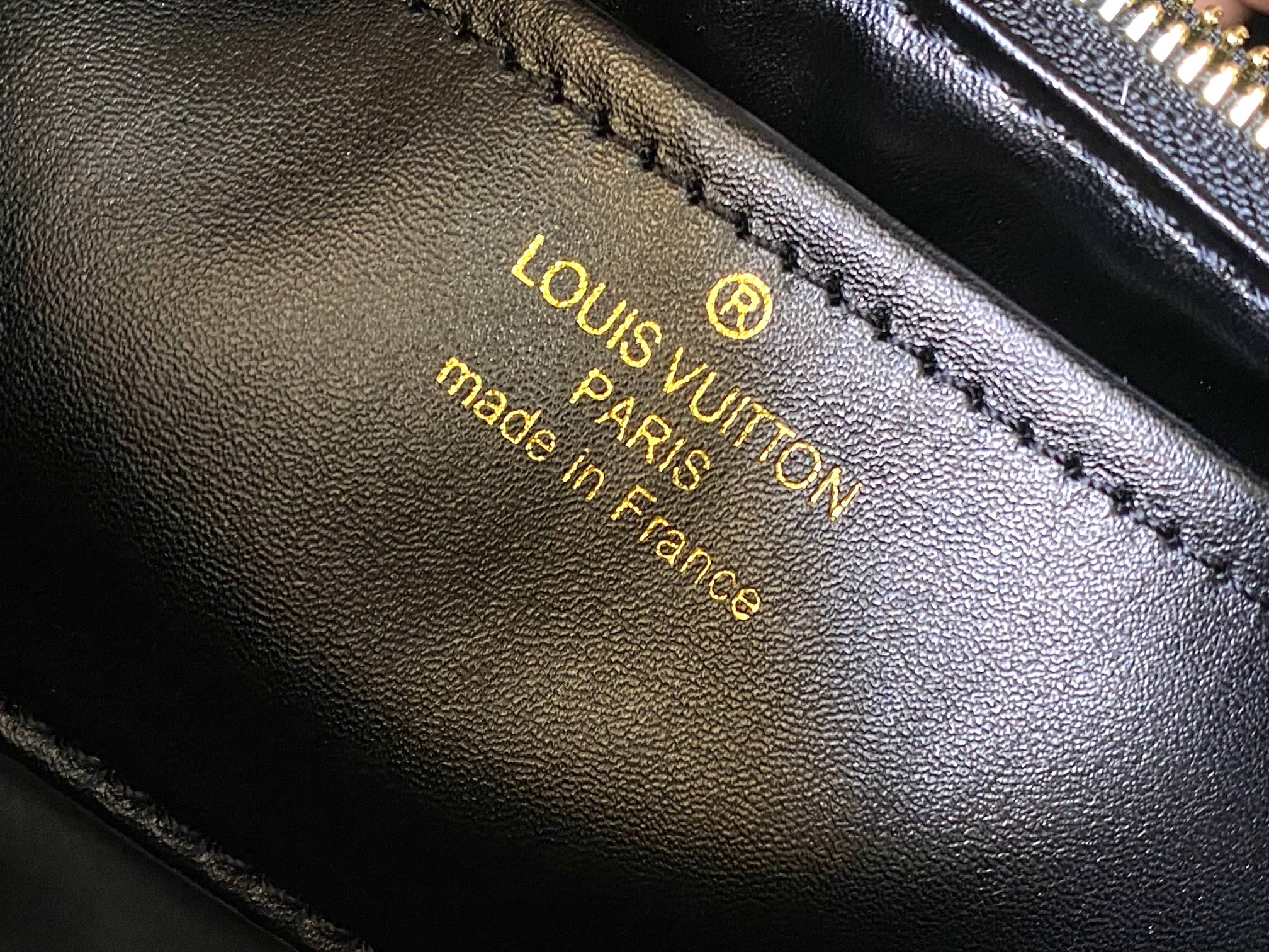 LOUIS VUITTON ルイヴィトン CapucinesSouple クロスボディバッグ M24607-BRAND OFF