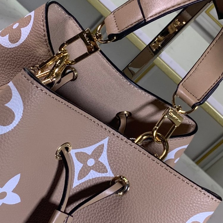 Louis Vuitton （ルイヴィトン） ショルダーバッグ 26x26x17.5 cm-BRAND OFF