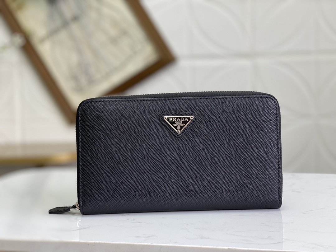 PRADA（プラダ） 財布 21x12cm