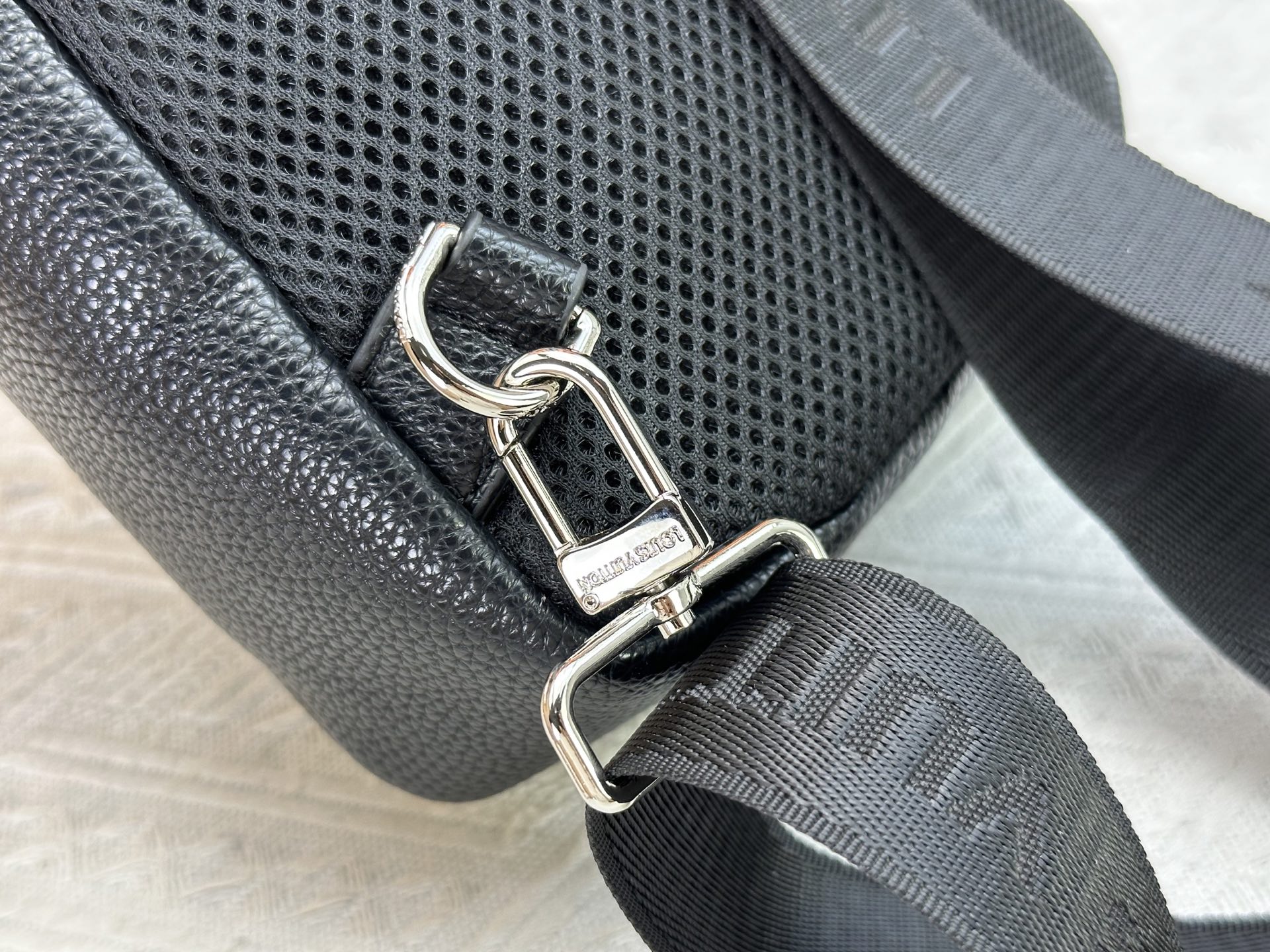 LOUIS VUITTON（ルイヴィトン）LV チェストバッグ M46344-BRAND OFF