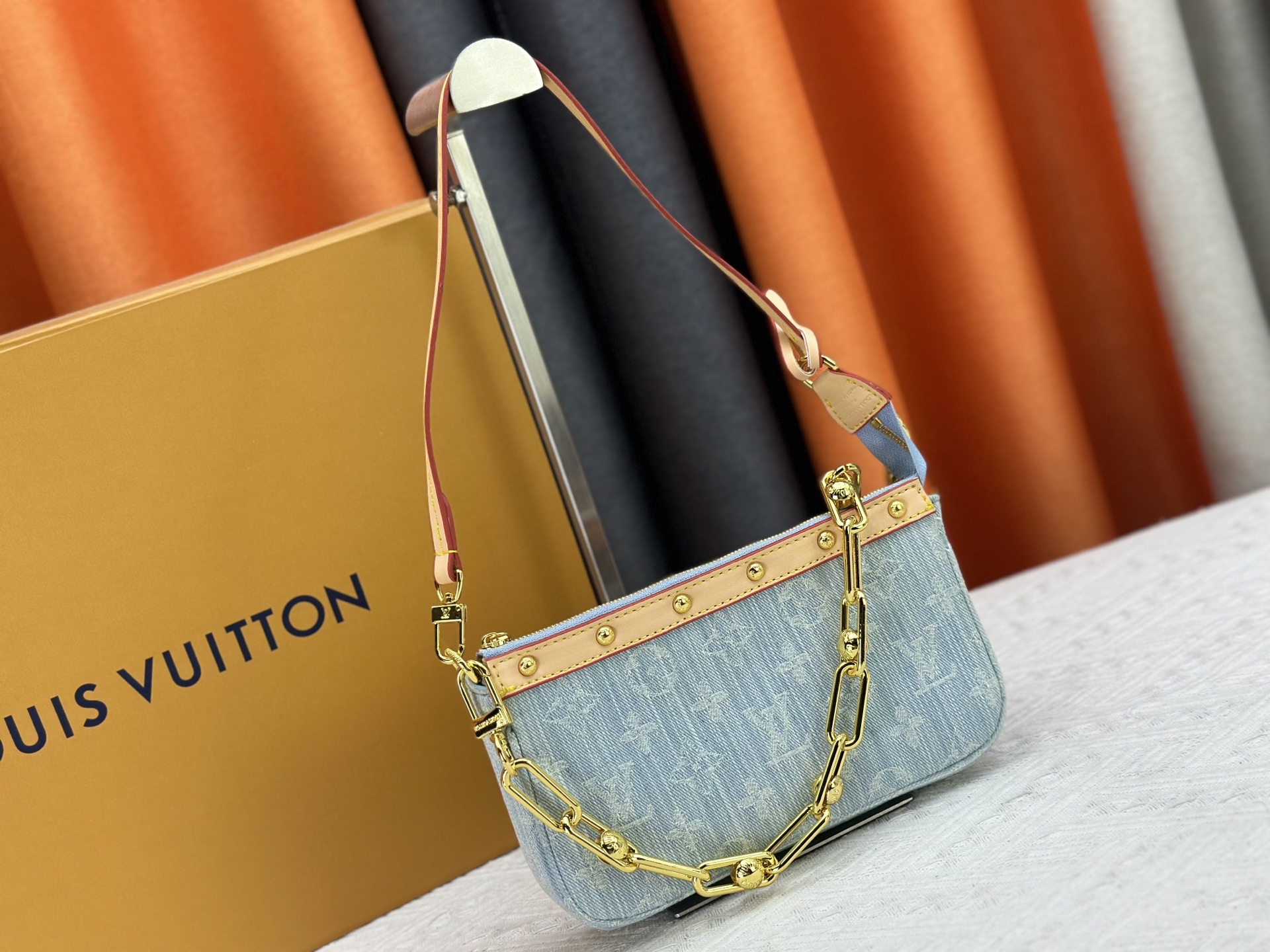 LOUIS VUITTON ルイヴィトン Pochette Accessoires デニムバッグ M13404-BRAND OFF