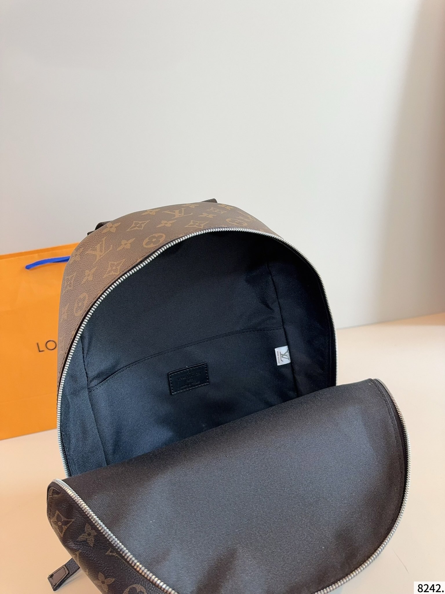 LOUIS VUITTON ルイヴィトン DISCOVERY SLIM バックパック M14020-BRAND OFF
