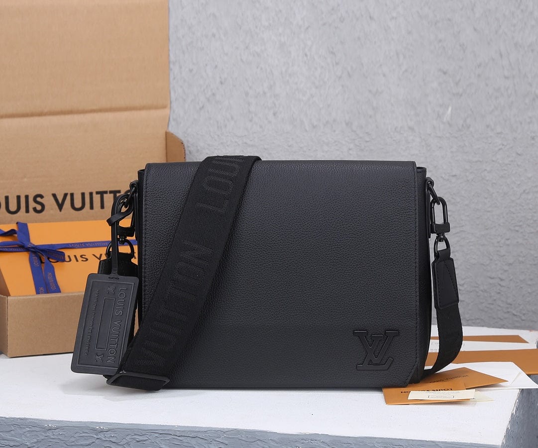 LOUIS VUITTON テイクオフ・メッセンジャー M57080-BRAND OFF