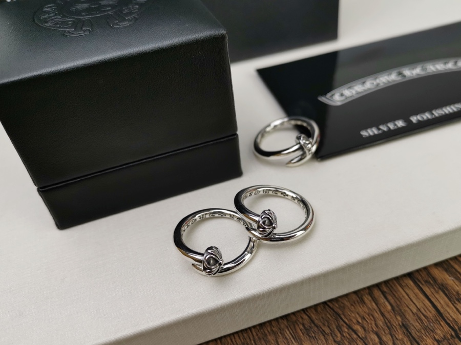 【Chrome Hearts】  男性と女性のためのクロエハートファッションパーソナリティリング-BRAND OFF