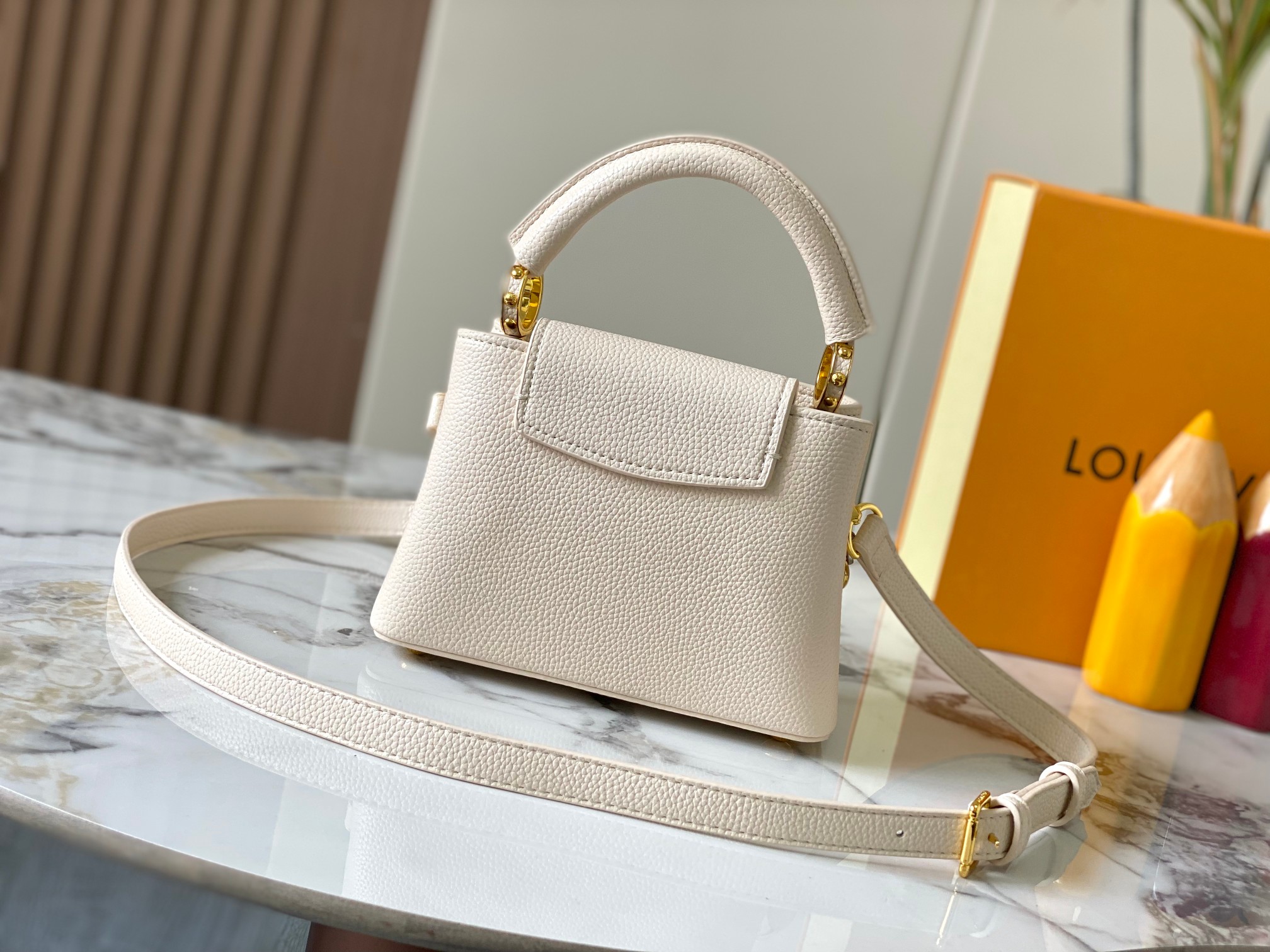 LOUIS VUITTON ルイヴィトン Capucines MINI ハンドバッグ M12935-BRAND OFF