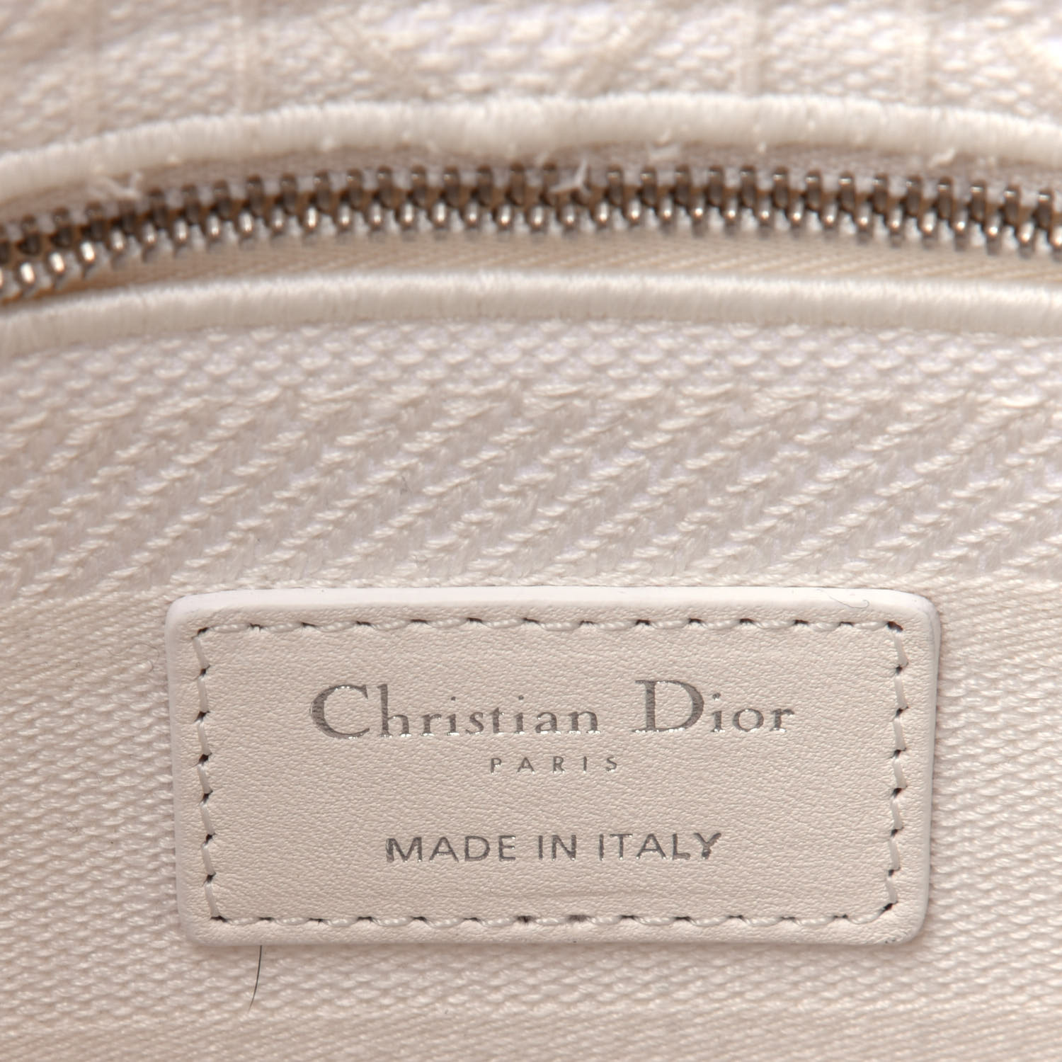 【DIOR】雑誌掲載！完売必至！憧れのMedium Lady D-Lite Bag！ 刺繍キャンバス グレー バッグ-BRAND OFF
