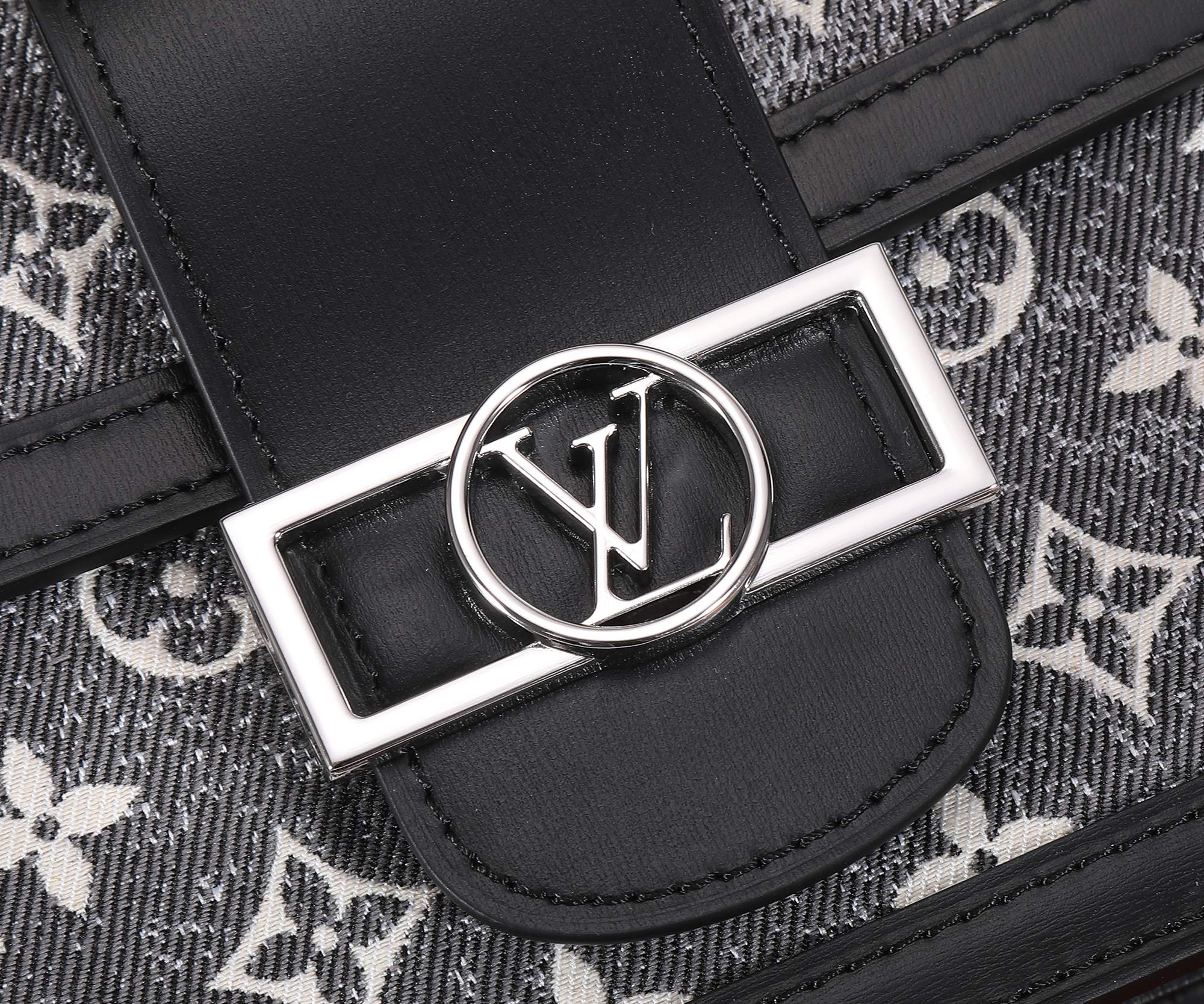 LOUIS VUITTON新作 モノグラム デニム ドーフィーヌ MM / M21458-BRAND OFF