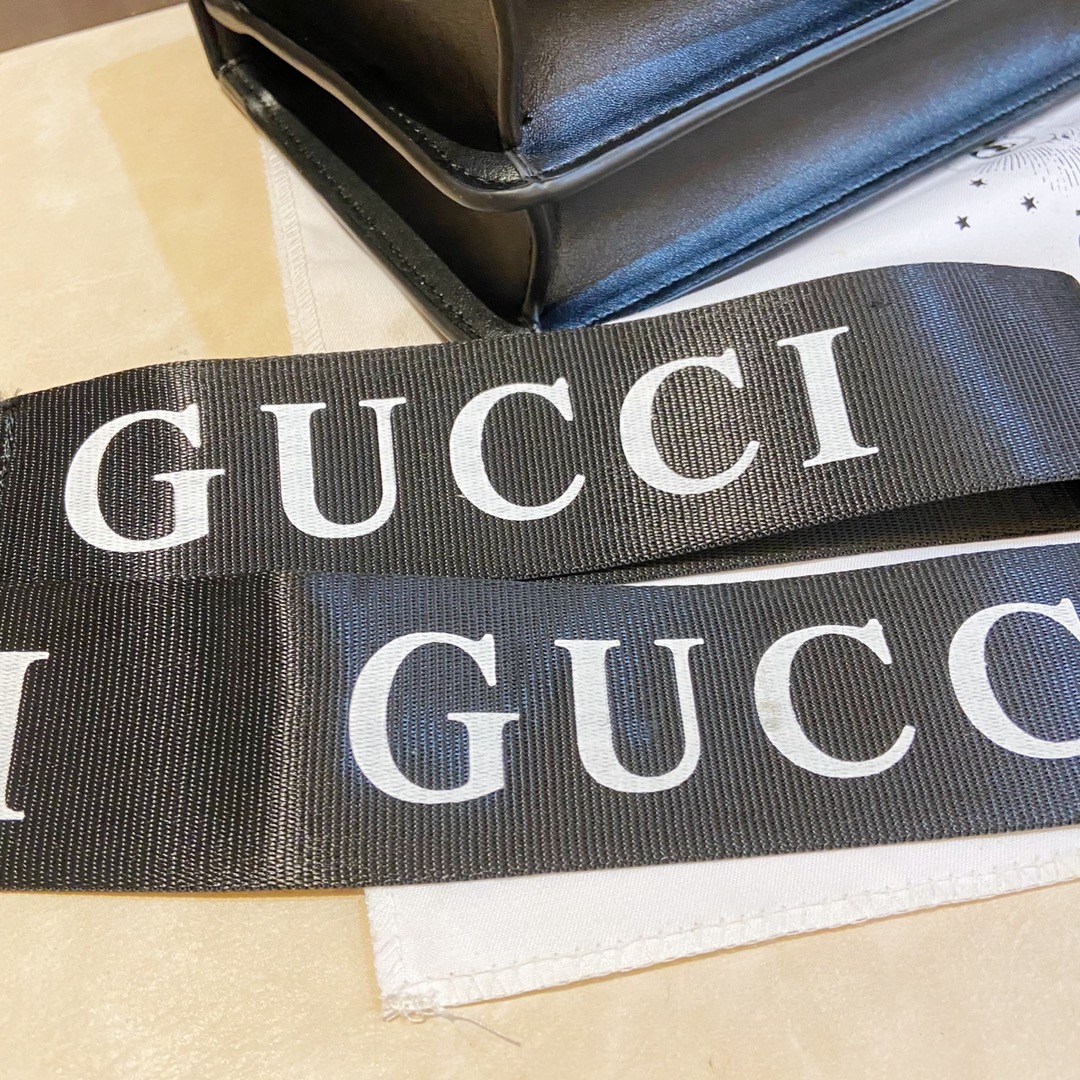 GUCCI〔グッチ〕クロスボディバッグ-BRAND OFF