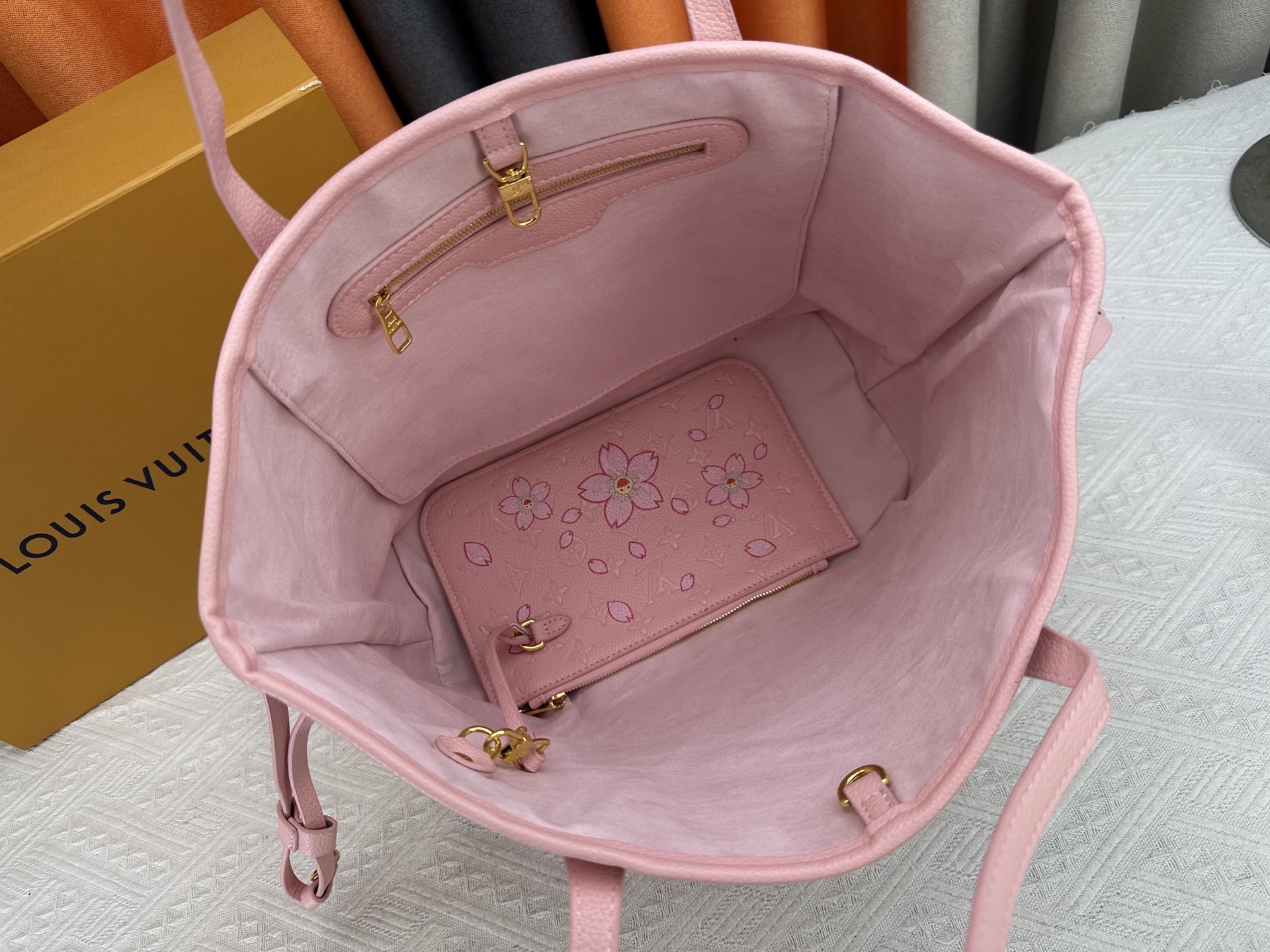 LOUIS VUITTON ルイヴィトン Neverfull 村上 隆 ミドルサイズのハンドバッグ-BRAND OFF