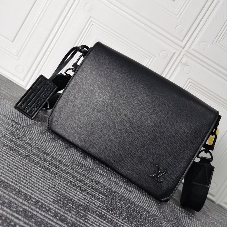 LouisVuitton ルイヴィトン メッセンジャー M57080 AEROGRAM-BRAND OFF