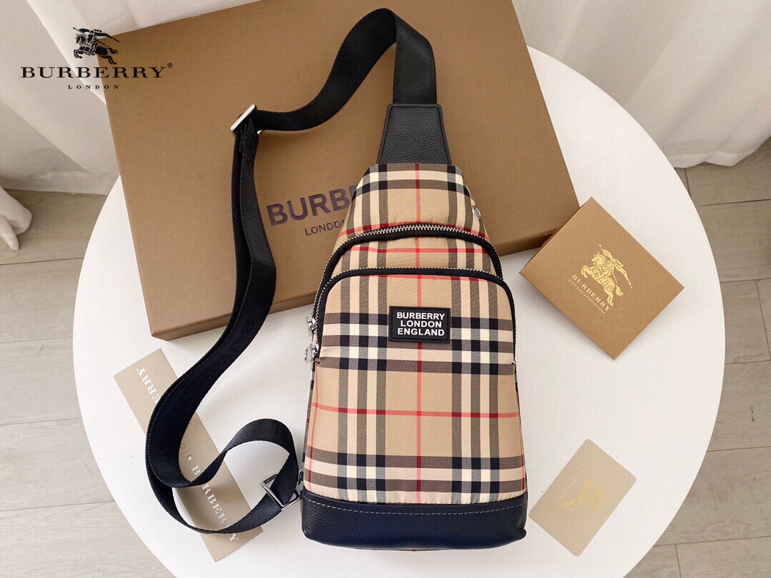 【BURBERRY 公式旗艦店】バーバリー 胸ポケット 当日出荷 好評に付き再入荷！30*17.5*5CM-BRAND OFF