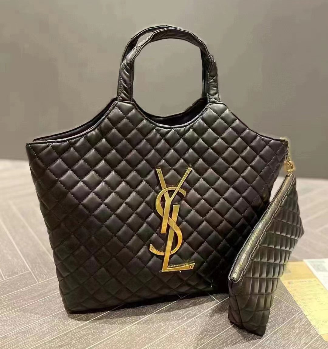 滝沢カレンさん【BLACKPINKROSE同じバッグ】SAINT LAURENTイカール マキシ ショッピングバッグ（ラムスキン／キルティン-BRAND OFF