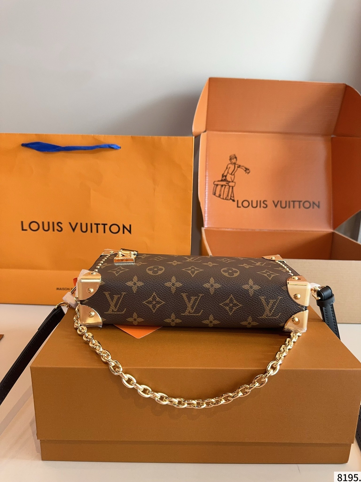 LOUIS VUITTON ルイヴィトン HANDLE SOFT TRDNK CLUTCH ソフトトランク-BRAND OFF