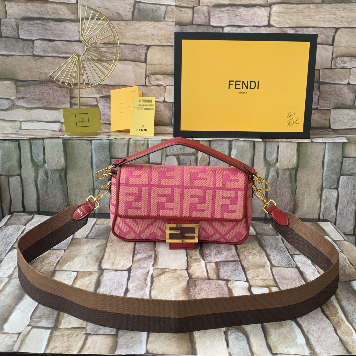 FENDI（フェンディ） メッセンジャーバッグ 26X14X4 CM-BRAND OFF