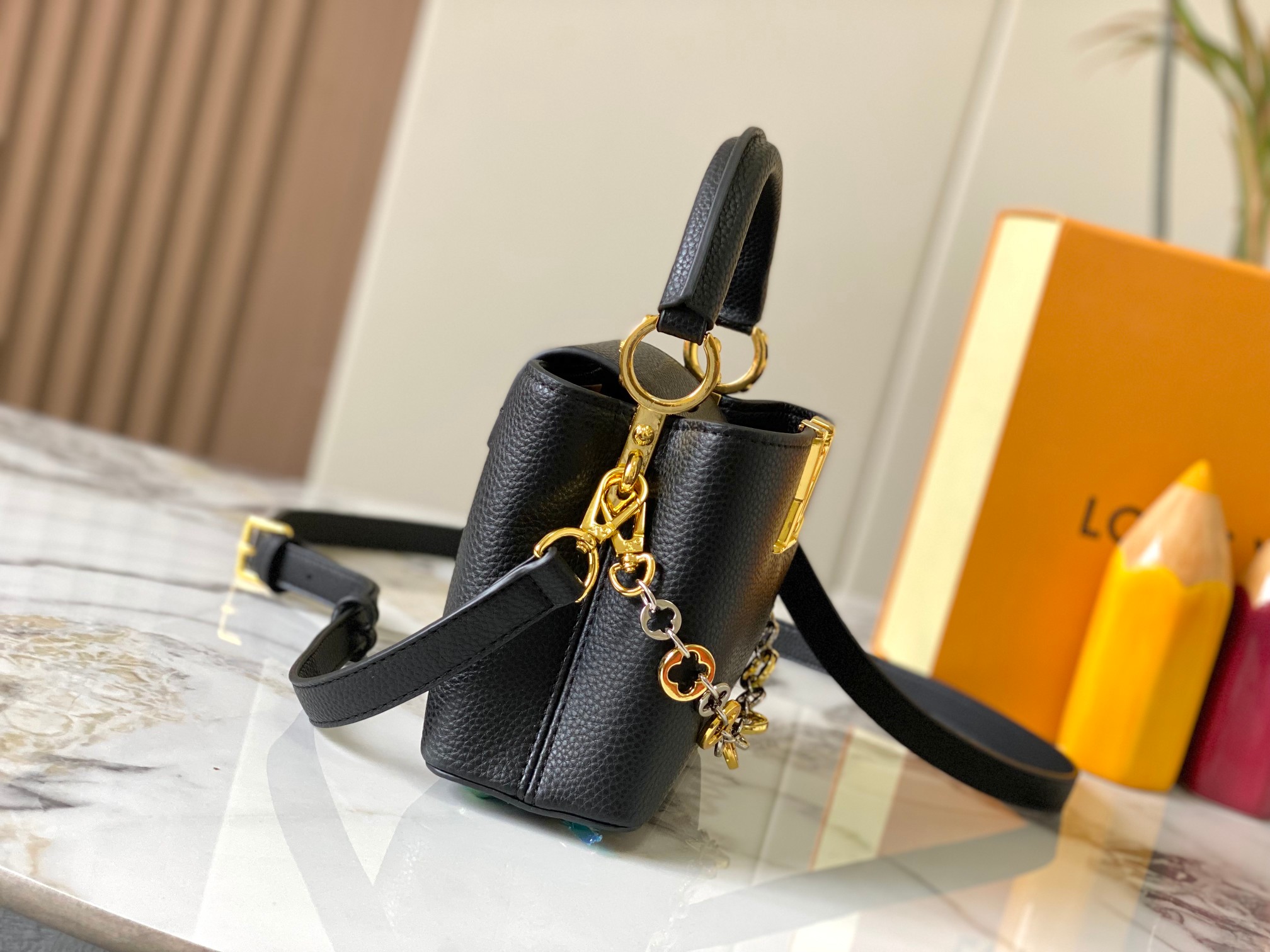 LOUIS VUITTON ルイヴィトン Capucines MINI ハンドバッグ M12935-BRAND OFF