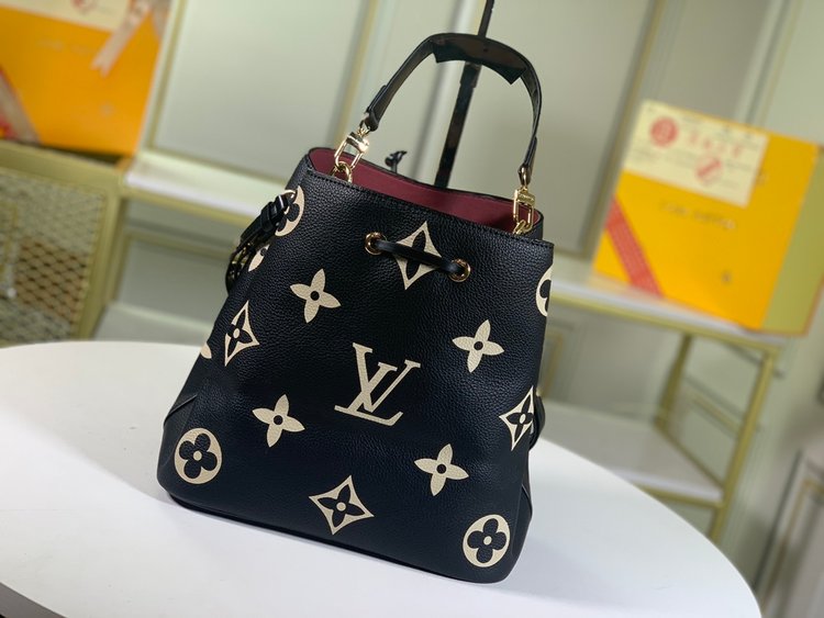 Louis Vuitton （ルイヴィトン） ショルダーバッグ 26x26x17.5 cm-BRAND OFF
