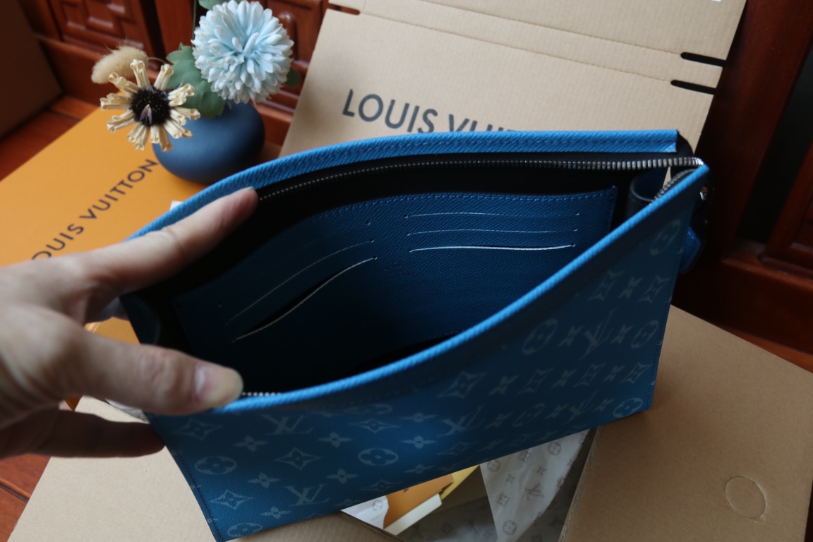 LOUIS VUITTON ルイヴィトン POCHETTE VOYAGE クラッチバッグ M83099-BRAND OFF