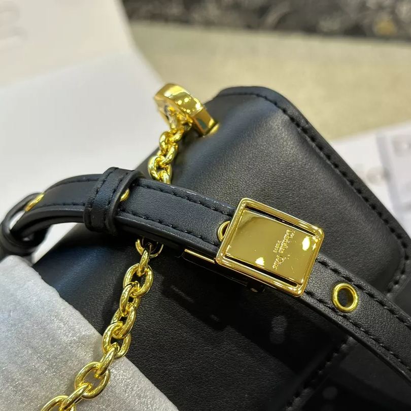 Dior Montaigneモンタン30モデル-BRAND OFF
