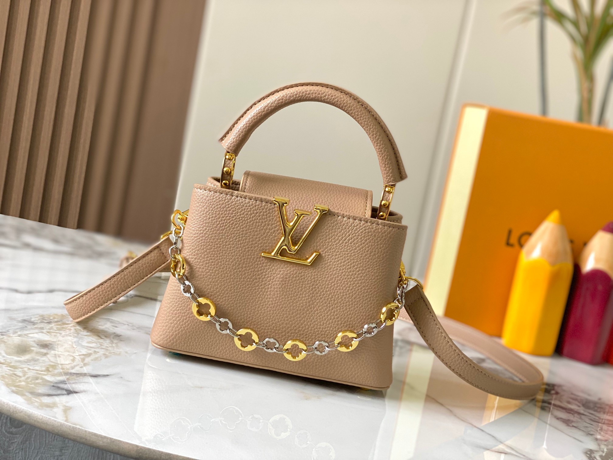LOUIS VUITTON ルイヴィトン Capucines MINI ハンドバッグ M12935-BRAND OFF